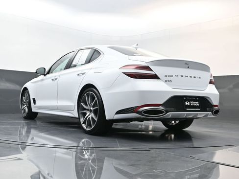 Used 2025 Genesis G70 2.5T image 28