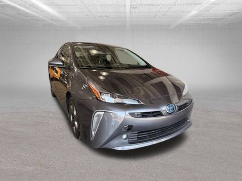 Used 2022 Toyota Prius XLE FWD image 3