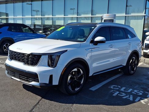 Used 2025 Kia Sorento EX w/ EX Panoramic Sunroof Package image 3