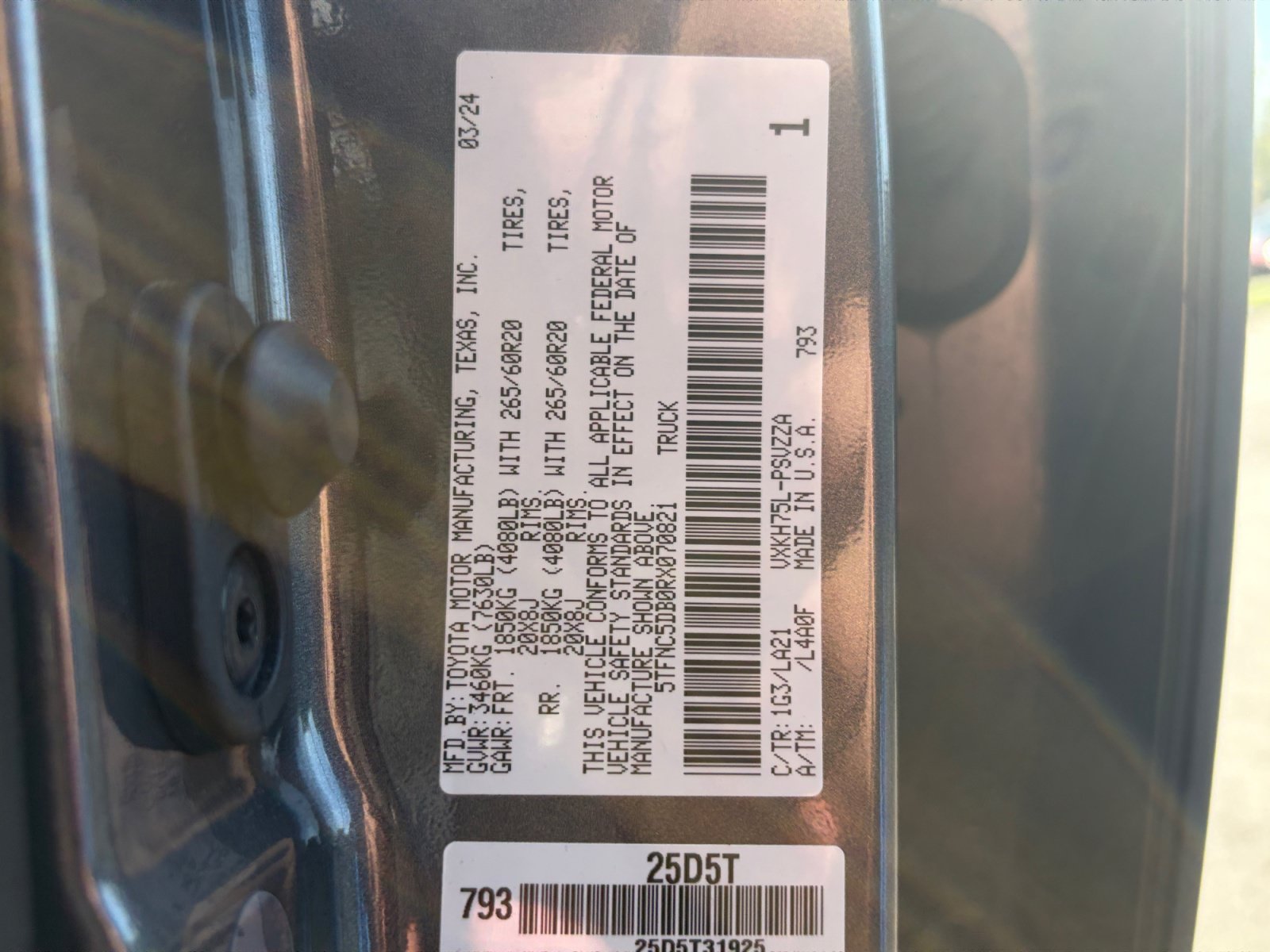 Used 2024 Toyota Tundra Platinum AWD/4WD image 33