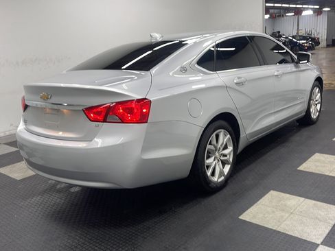 Used 2018 Chevrolet Impala LT FWD image 17