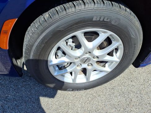 Used 2021 Chrysler Pacifica Touring-L image 5