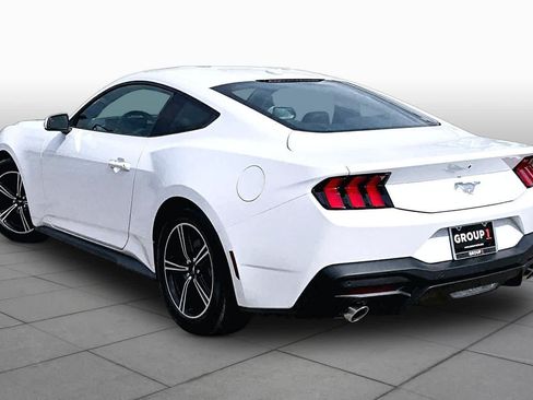 Used 2025 Ford Mustang Coupe RWD image 12