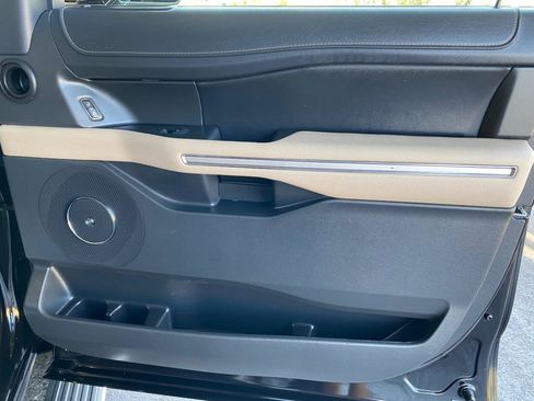 Used 2024 Ford Expedition Limited AWD/4WD image 47