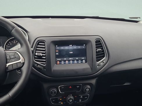 Used 2020 Jeep Compass Sport w/ Cold Weather Group AWD/4WD image 16