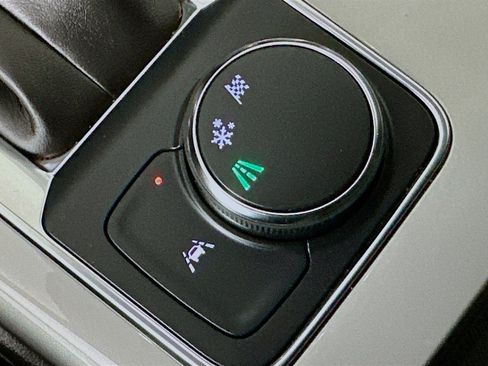 Used 2025 Chevrolet Blazer LT image 24