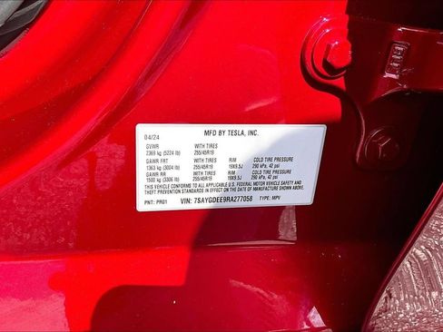 Used 2024 Tesla Model Y Long Range AWD/4WD image 16