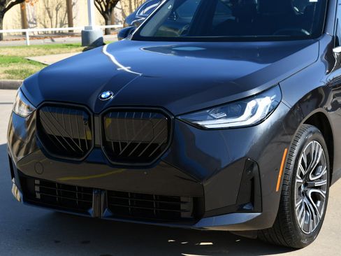 Used 2025 BMW X3 xDrive30i image 3