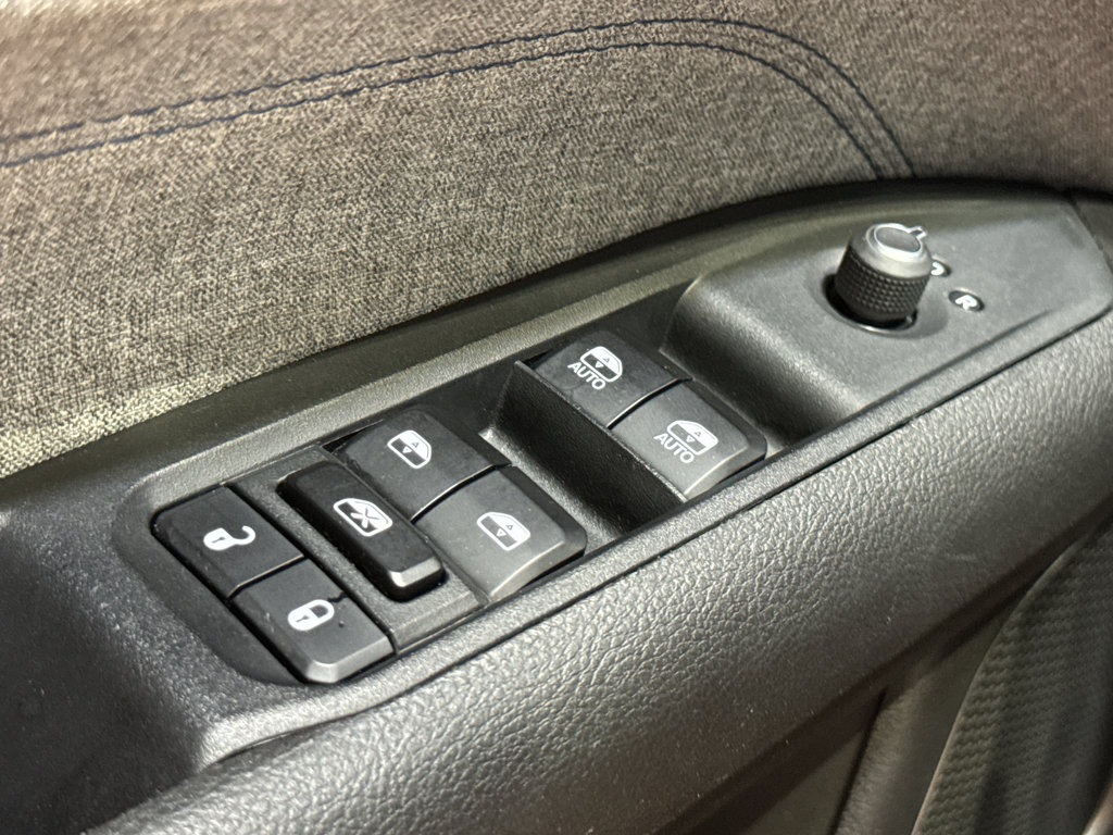 Used 2024 Jeep Compass Latitude AWD/4WD image 30