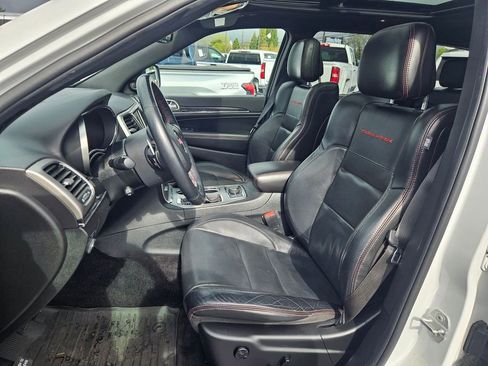 Used 2018 Jeep Grand Cherokee Trailhawk w/ Trailhawk Luxury Group AWD/4WD image 22