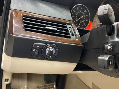 Used 2010 BMW 528i Sedan RWD image 35