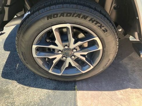 Used 2024 Jeep Wrangler Unlimited AWD/4WD image 23