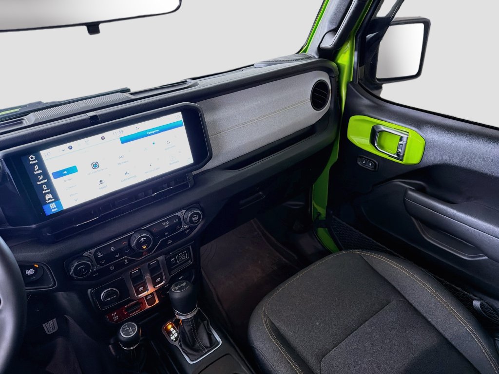 Used 2025 Jeep Wrangler Sport AWD/4WD image 25