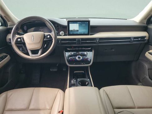 Used 2022 Lincoln Corsair Reserve w/ Elements Package FWD image 11