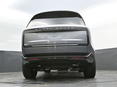New 2025 Land Rover Range Rover Long Wheelbase SE image 38