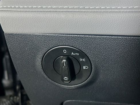 Used 2024 Volkswagen Taos SE image 16