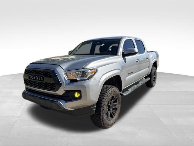 Used 2020 Toyota Tacoma SR AWD/4WD image 7