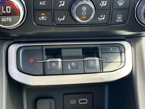 Used 2023 GMC Acadia SLE w/ Driver Convenience Package FWD image 16