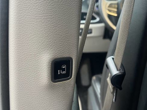 Used 2018 Chrysler Pacifica Limited w/ Advanced Safetytec Group image 18