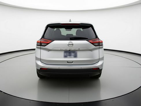 Used 2025 Nissan Rogue SV FWD image 7