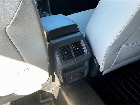 Used 2021 Volkswagen Tiguan SE R-Line image 28