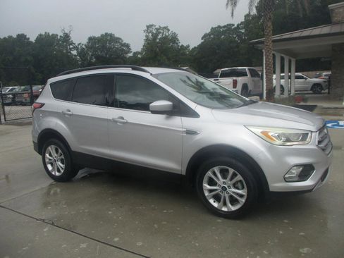 Used 2017 Ford Escape SE w/ SE Leather Comfort Package FWD image 1