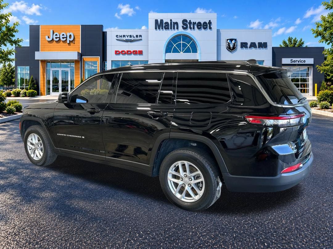 Used 2025 Jeep Grand Cherokee L Laredo w/ Luxury Tech Group I AWD/4WD image 3