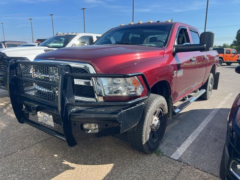 Used 2018 RAM 2500 Tradesman w/ Chrome Appearance Group AWD/4WD image 2