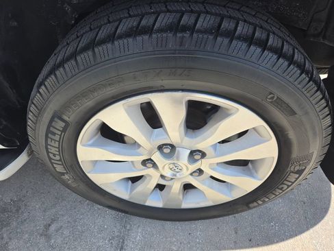 Used 2016 Toyota Sequoia Platinum RWD image 14