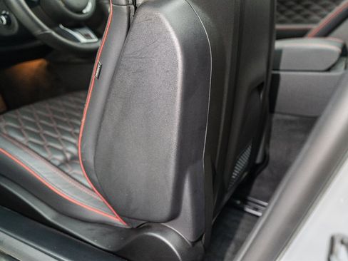 Used 2020 Jaguar F-TYPE SVR image 23