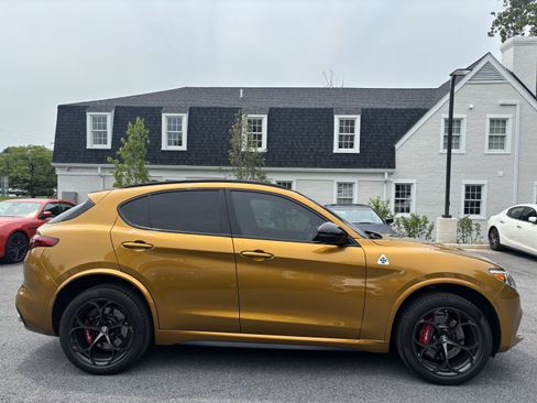 Used 2022 Alfa Romeo Stelvio Quadrifoglio w/ Active Assist Plus Package AWD/4WD image 6