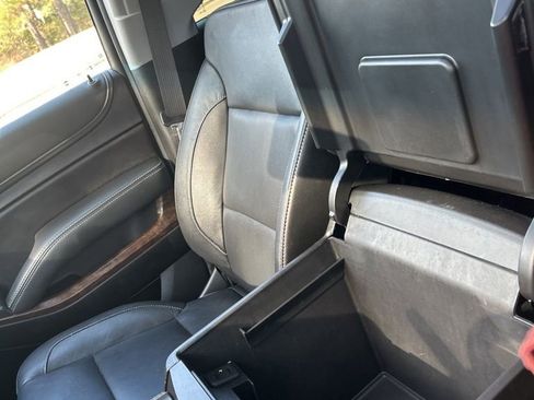 Used 2020 Chevrolet Tahoe LT w/ Luxury Package image 26