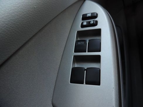 Used 2011 Toyota Corolla LE FWD image 24