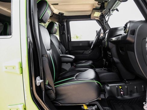 Used 2016 Jeep Wrangler Unlimited Sport image 32