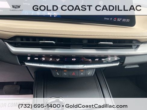 Certified 2024 Cadillac XT4 Luxury w/ Cold Weather Package image 23