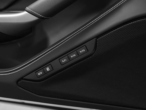 Certified 2022 Ferrari F8 Tributo RWD image 42