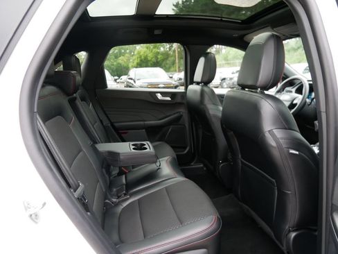 Certified 2025 Ford Escape ST-Line Select w/ Tech Pack #2 AWD/4WD image 9