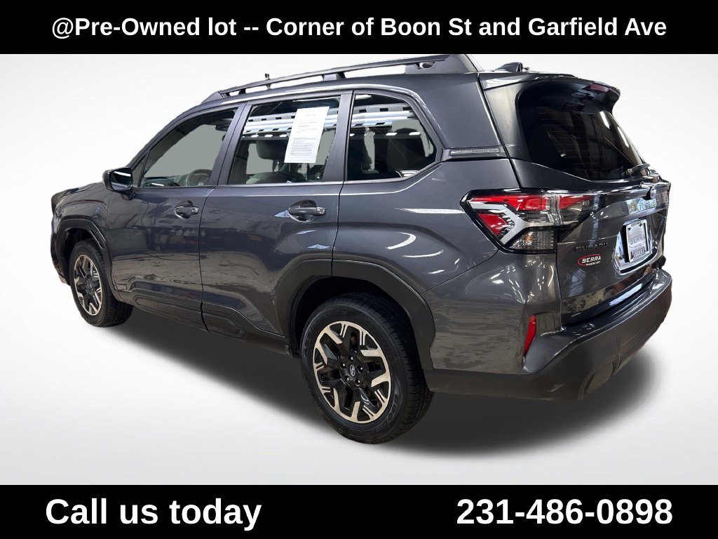 Used 2025 Subaru Forester AWD/4WD image 5