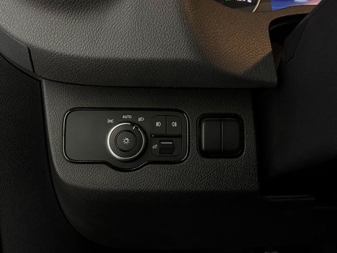 Used 2023 Mercedes-Benz Sprinter 2500 w/ Acoustic Package image 6