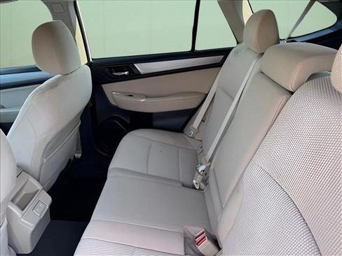 Used 2019 Subaru Outback 2.5i Premium w/ Protection Package #1 AWD/4WD image 8