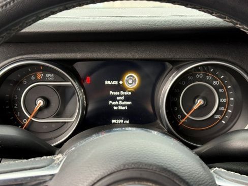 Used 2018 Jeep Wrangler Unlimited Sahara w/ LED Lighting Group image 32