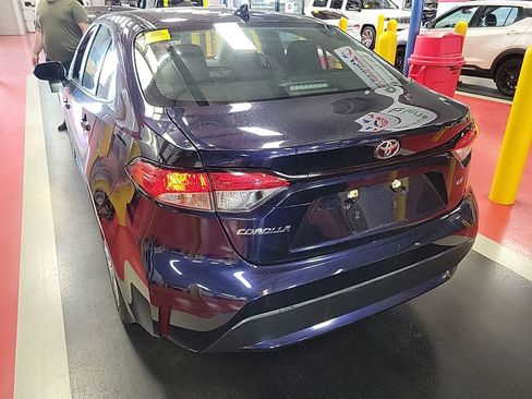 Used 2023 Toyota Corolla LE FWD image 2
