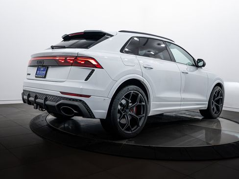 New 2026 Audi RS Q8 performance image 4