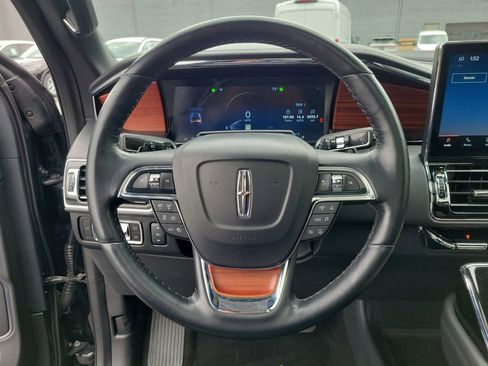 Certified 2024 Lincoln Navigator Reserve AWD/4WD image 23