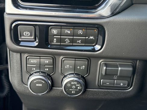 New 2026 GMC Yukon Denali w/ Denali Reserve Package AWD/4WD image 27