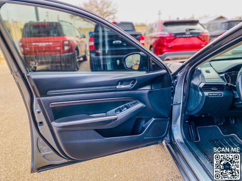 Used 2020 Nissan Altima 2.5 SR w/ Premium Package image 17