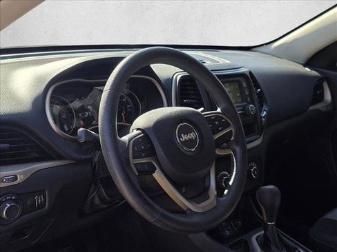 Used 2016 Jeep Cherokee Sport image 13