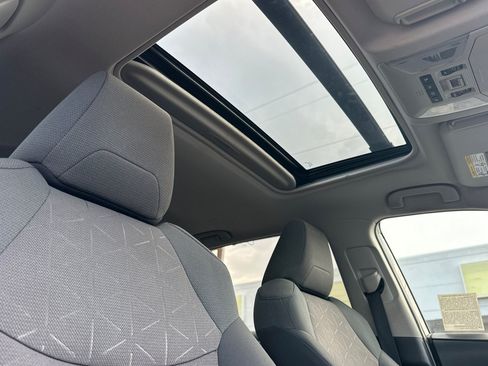 Certified 2019 Toyota RAV4 XLE w/ Convenience Package AWD/4WD image 17