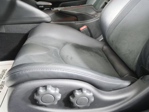 Used 2024 Nissan Z Performance w/ Floor Mat Package RWD image 10