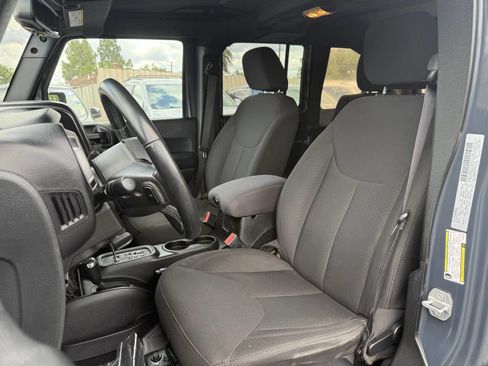 Used 2017 Jeep Wrangler Unlimited Sport w/ Quick Order Package 24S AWD/4WD image 13